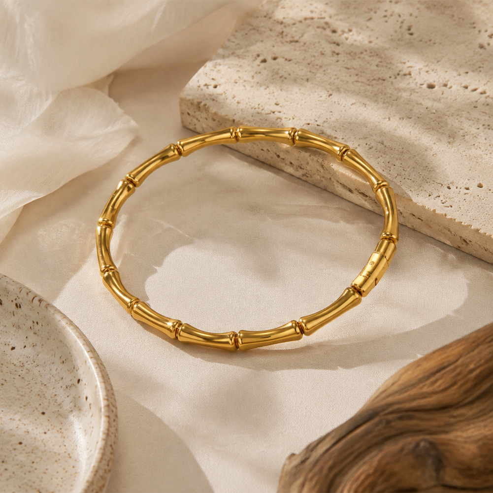 Bamboo-rimmed bracelet