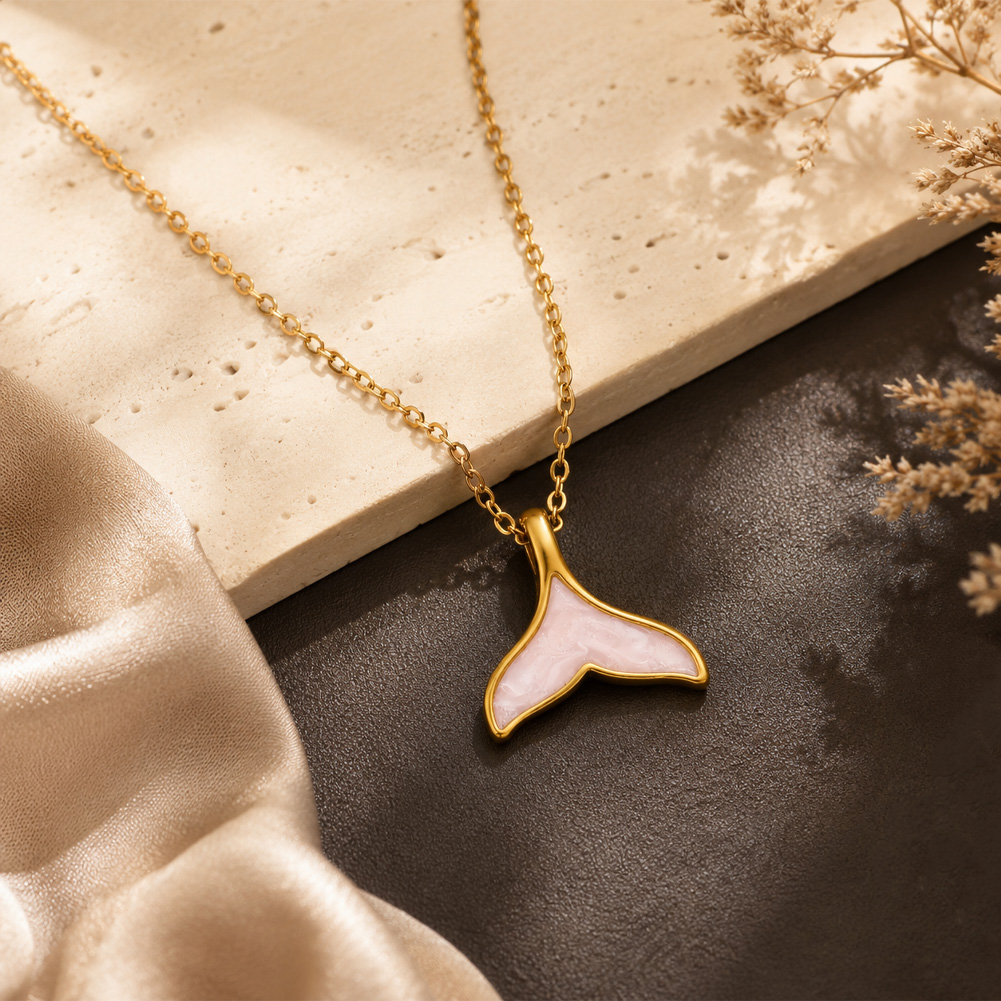 Fish tail pendant necklace