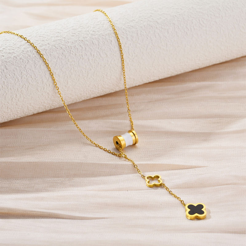 Golden-Four-Leaf-Clover-Necklace-for-Anniversary-Gift