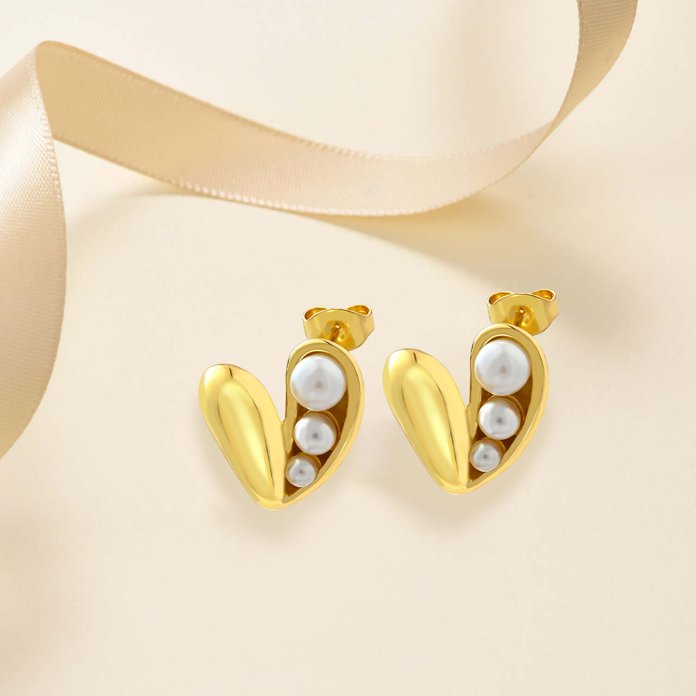 Love Heart Pearl Earrings