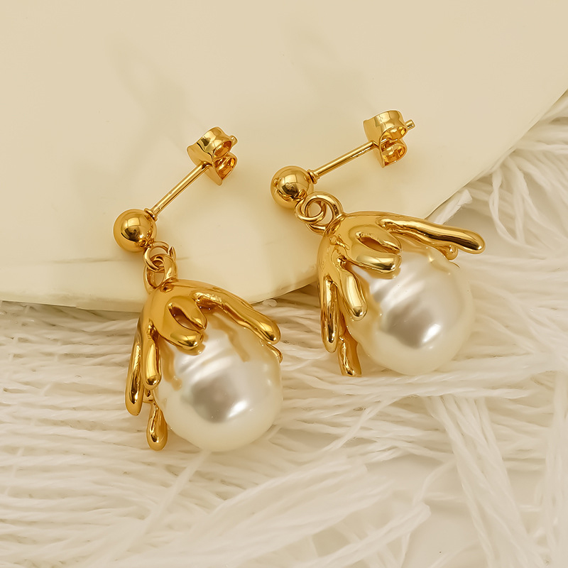 Pearl Flower Stud Earrings