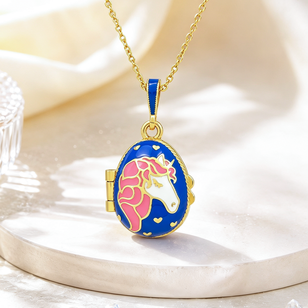 Unicorn pattern pendant
