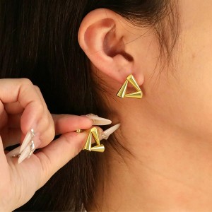 elegant minimalist accessories