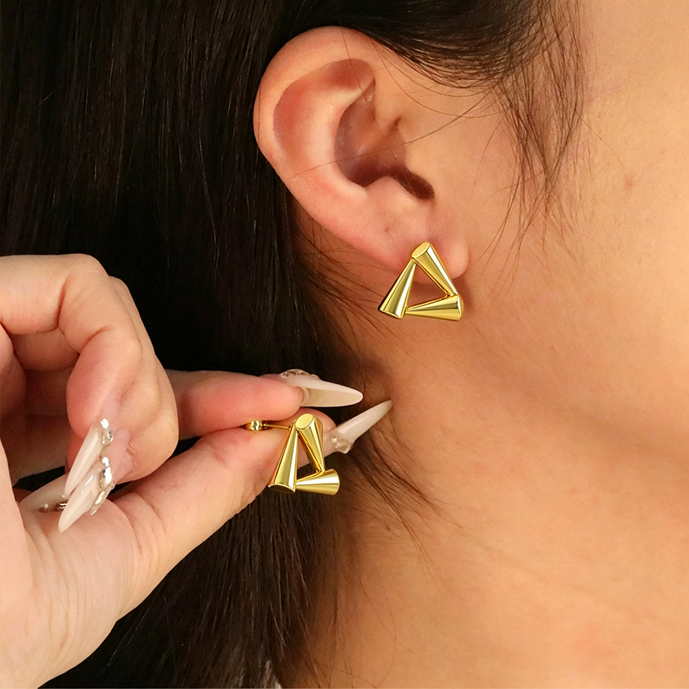 elegant minimalist accessories