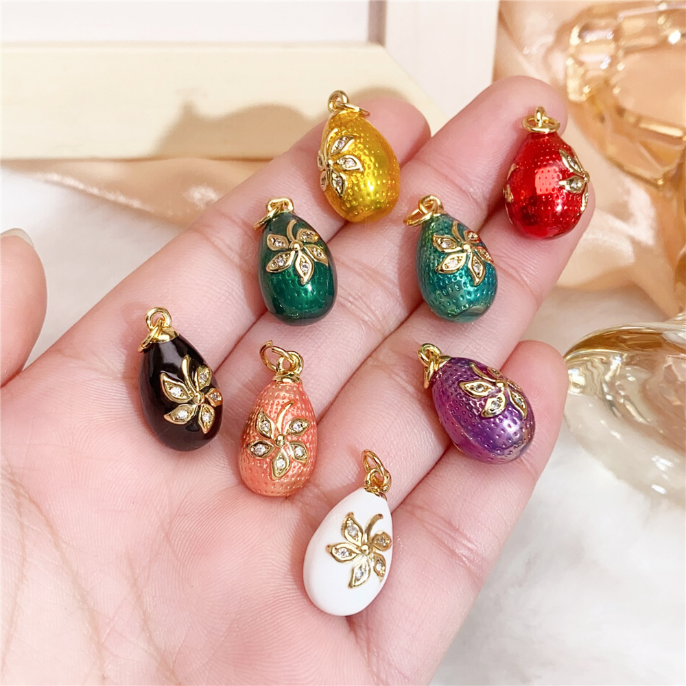 Elegant egg pendant